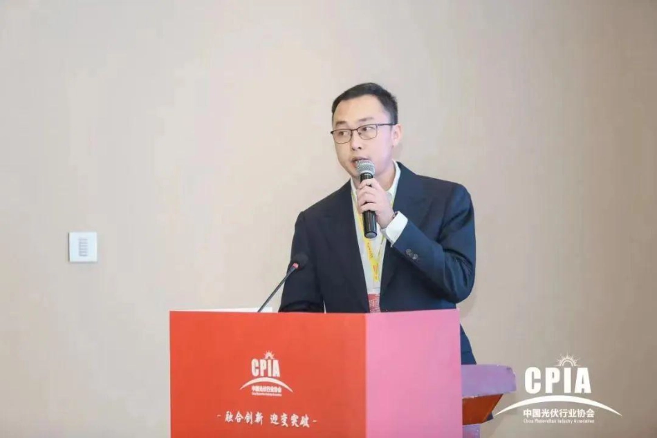 复合材料边框在光伏的应用（GFRP）--沃莱新材 唐铭徽_第1页